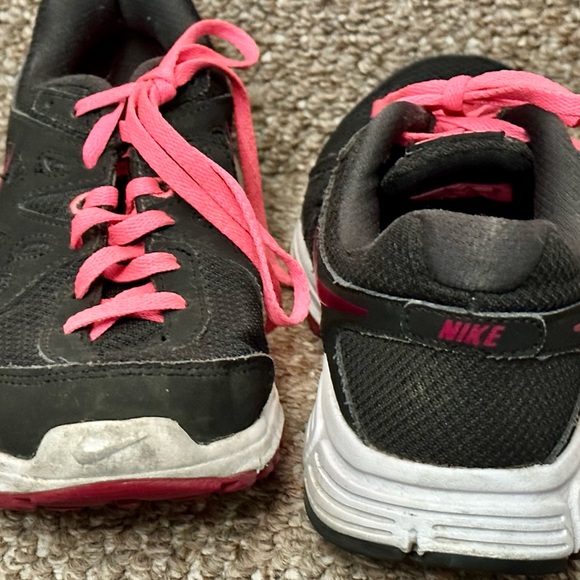 Nike runners - Picture 3 of 3